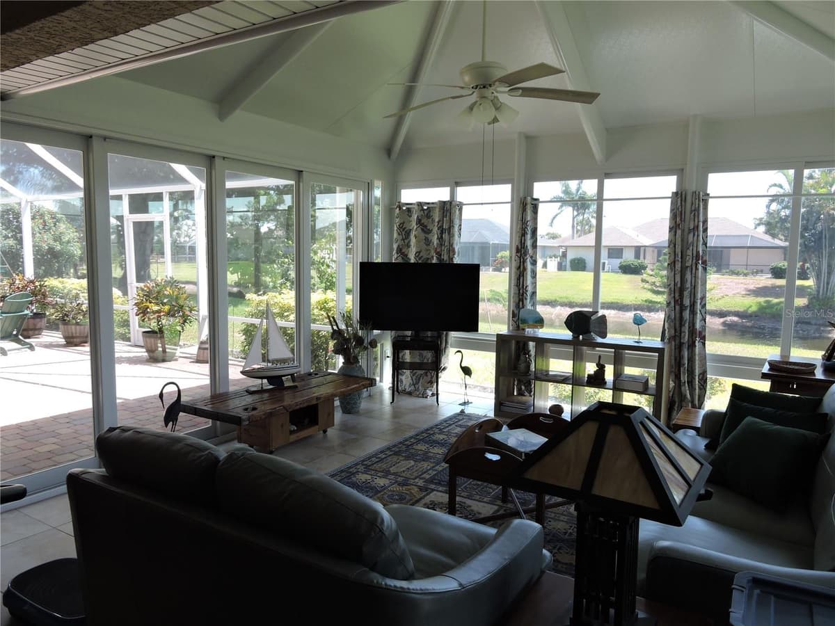 110 MARINER LANE — photo 18 of 46