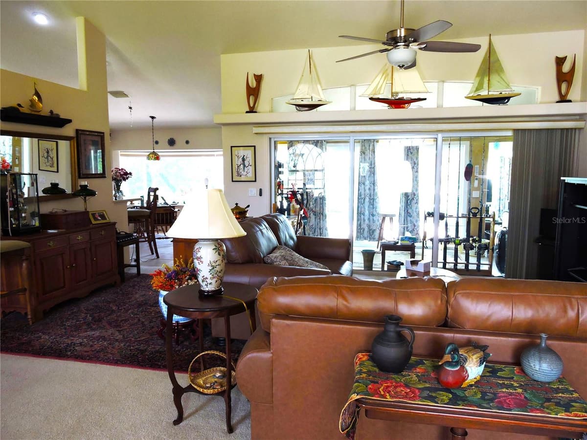 110 MARINER LANE — photo 9 of 46
