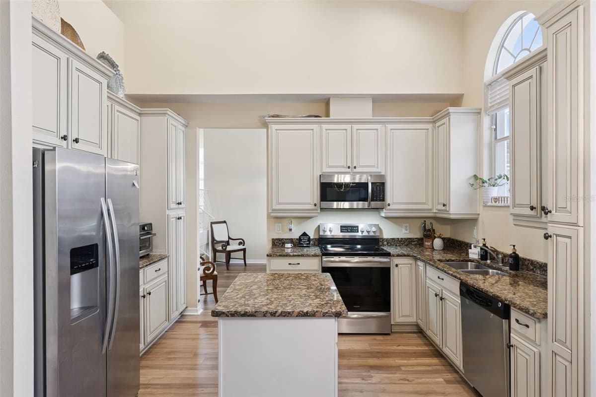 8355 DIAMOND COVE CIRCLE — photo 20 of 66