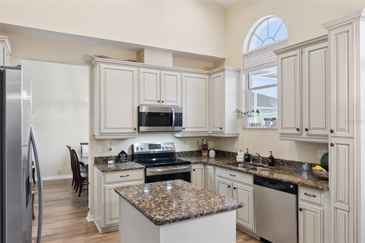 8355 DIAMOND COVE CIRCLE — photo 22 of 66