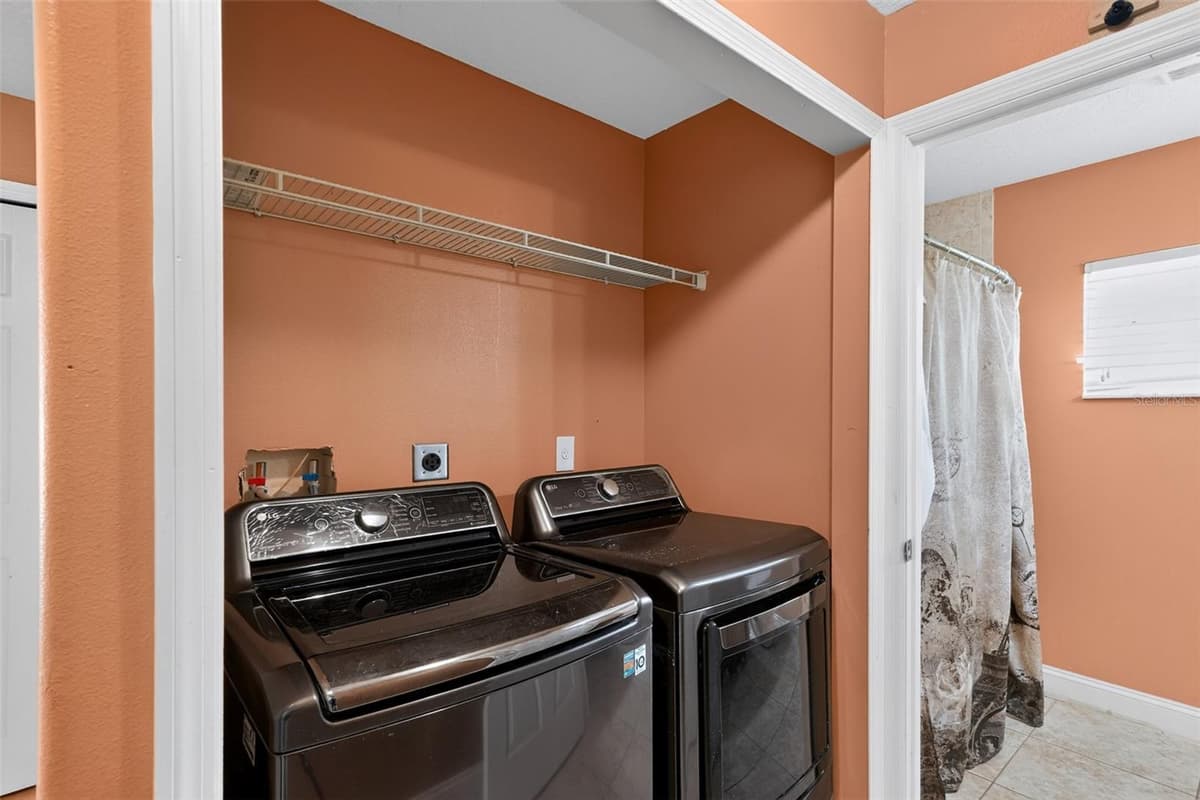 1081 JOHNSTON ROAD — photo 17 of 50