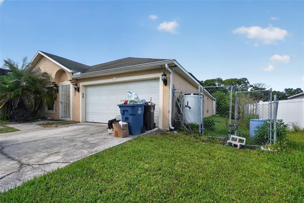 1081 JOHNSTON ROAD — photo 1 of 50