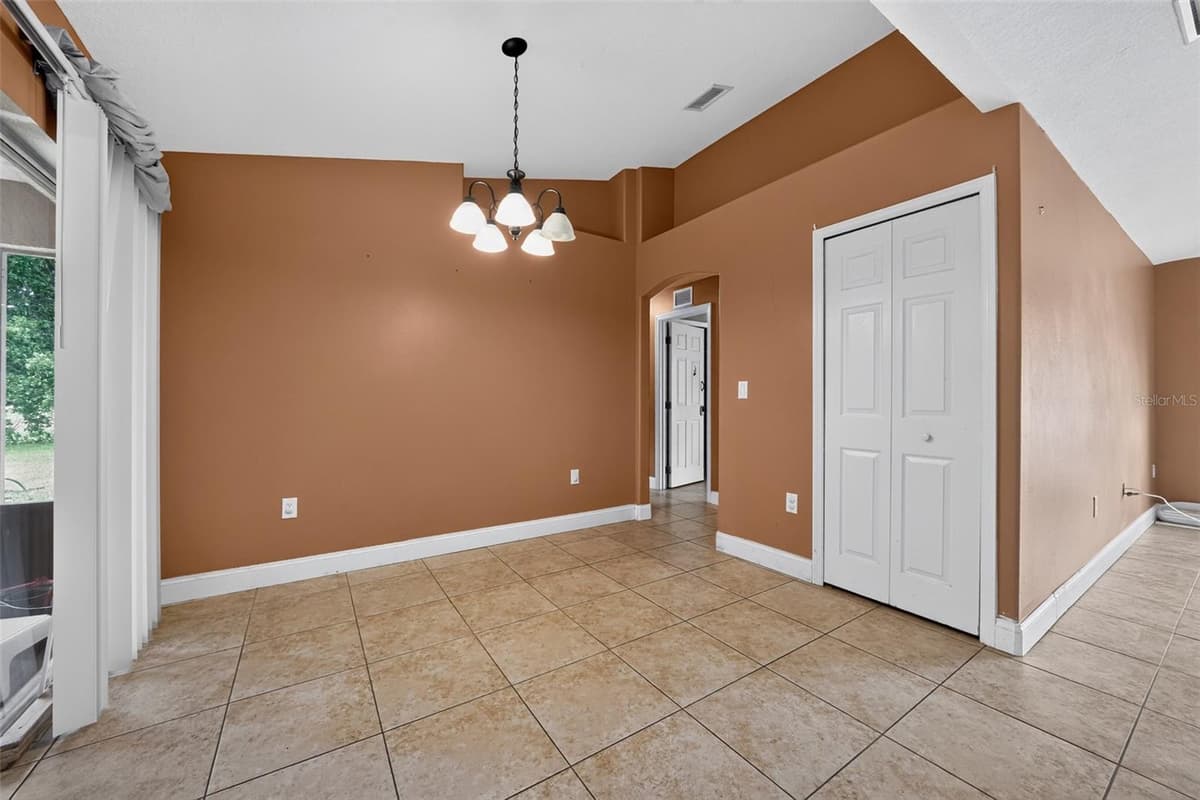 1081 JOHNSTON ROAD — photo 29 of 50