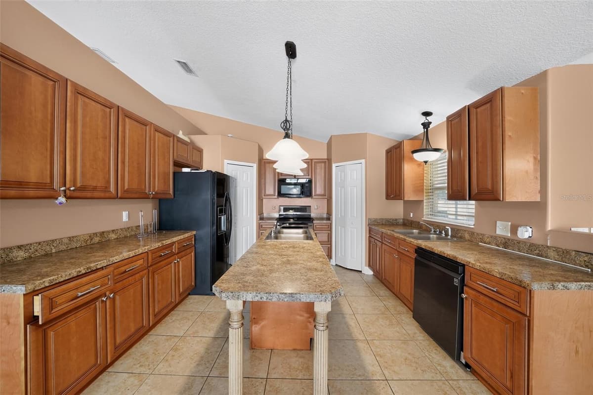 1081 JOHNSTON ROAD — photo 45 of 50