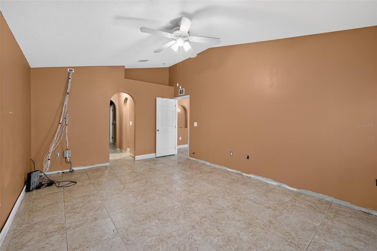 1081 JOHNSTON ROAD — photo 37 of 50