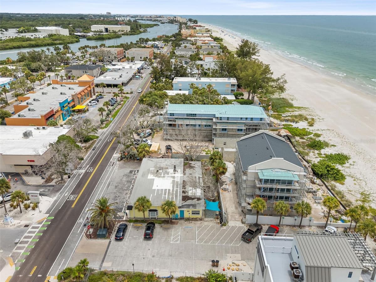 350 GULF BOULEVARD — photo 35 of 38
