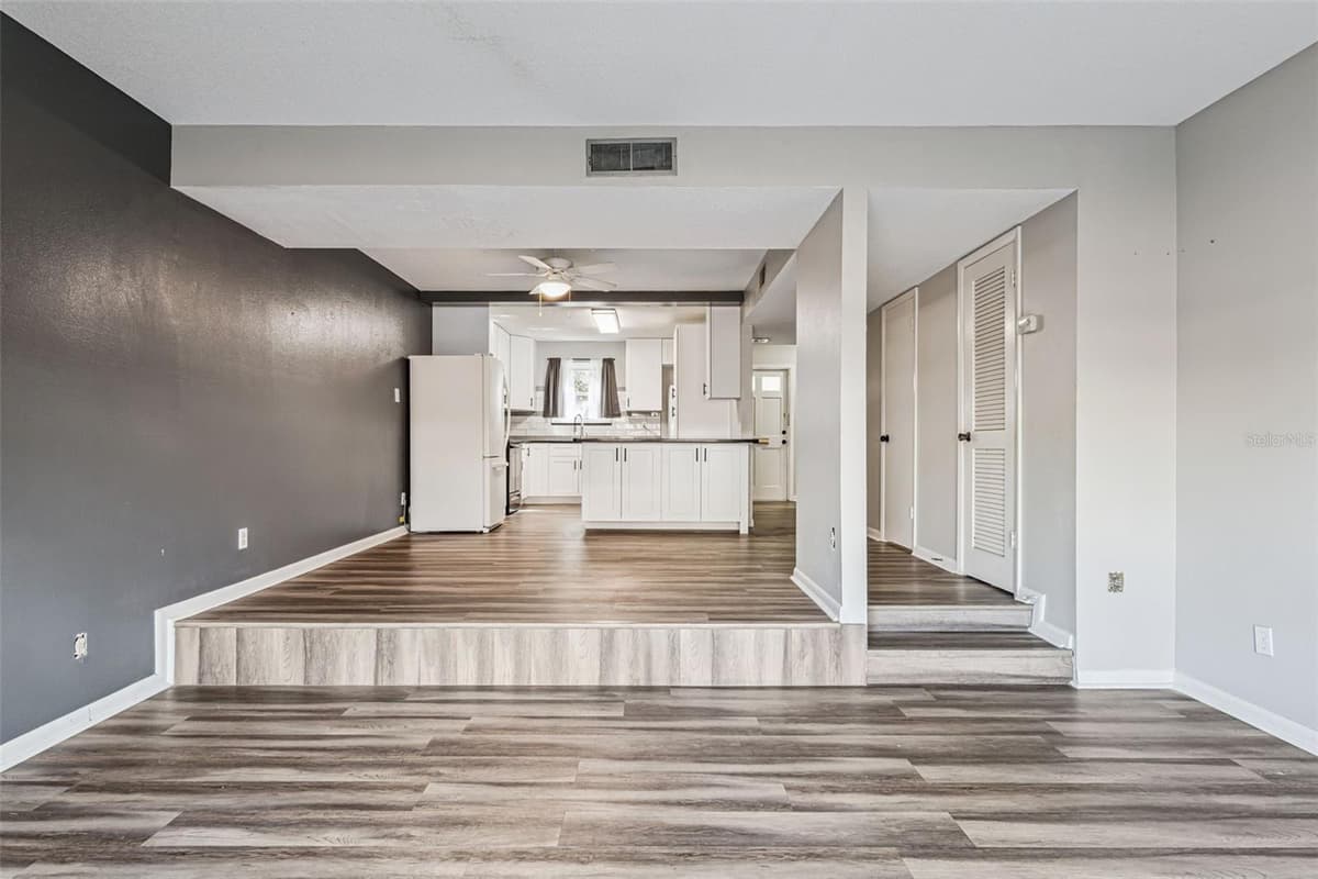 200 SAINT ANDREWS BOULEVARD — photo 6 of 21