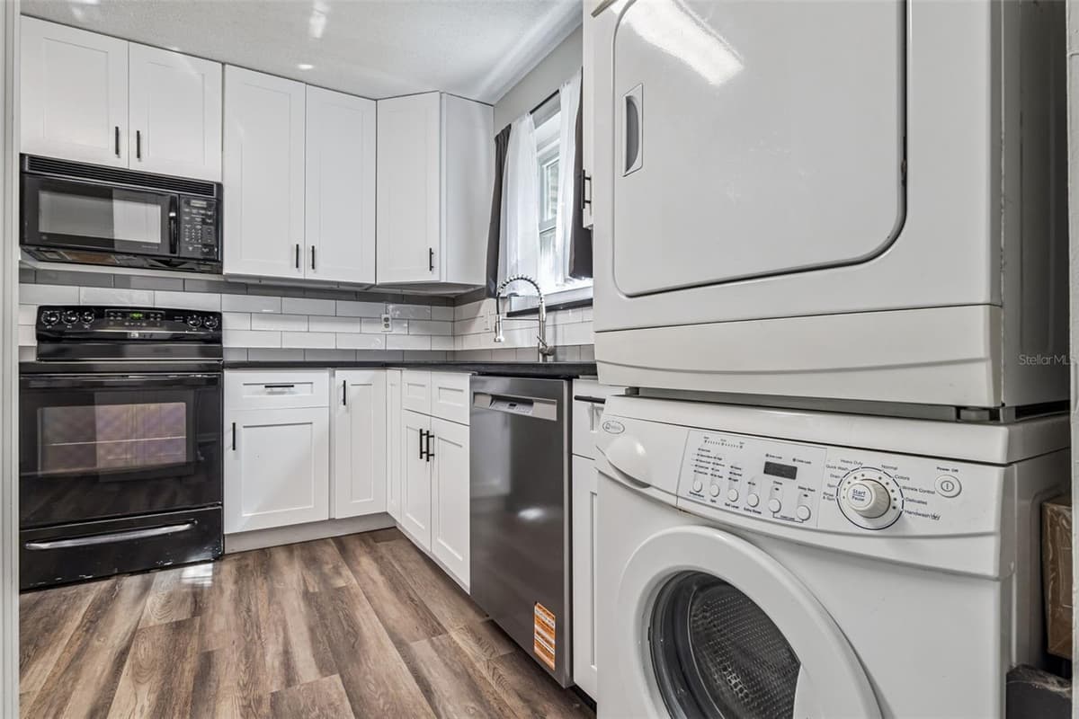 200 SAINT ANDREWS BOULEVARD — photo 10 of 21