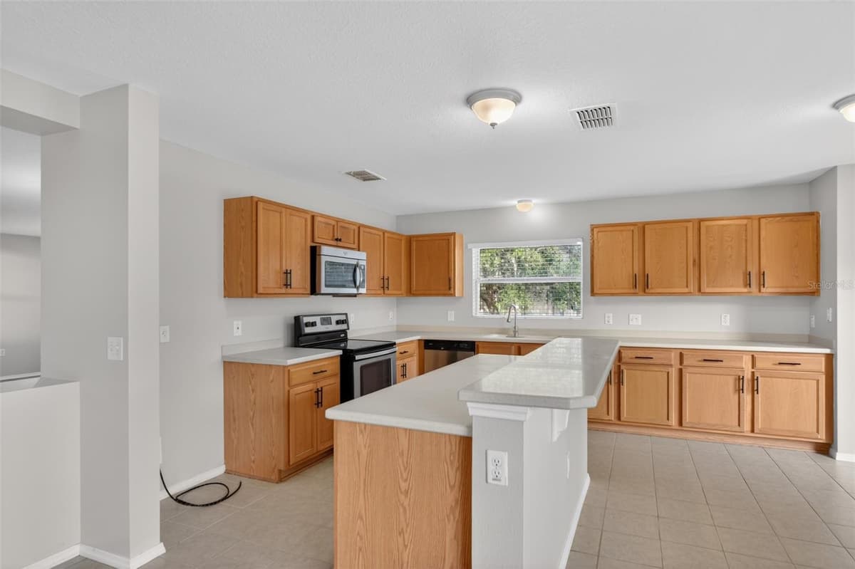 2832 BREEZY MEADOW ROAD — photo 4 of 31