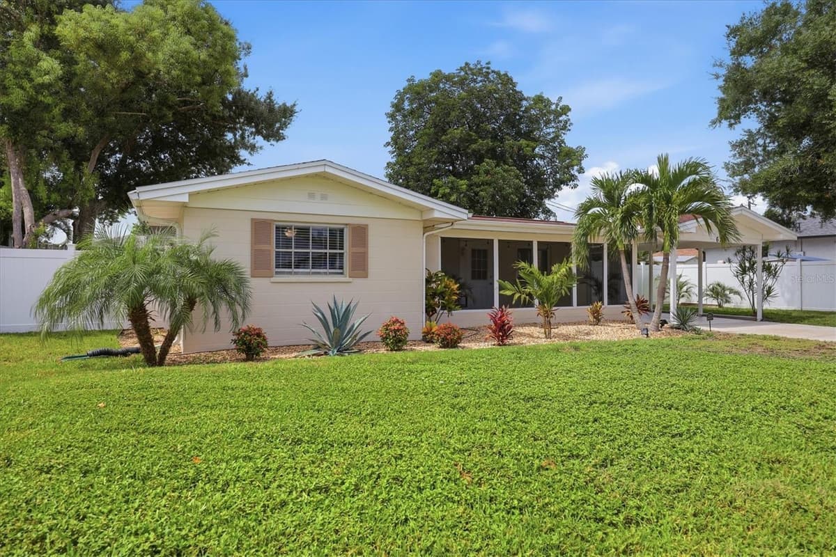 630 SEMINOLE DRIVE — photo 1 of 40