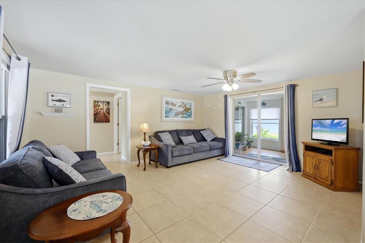 630 SEMINOLE DRIVE — photo 9 of 40