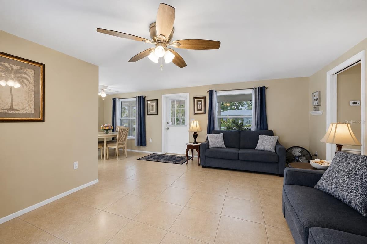 630 SEMINOLE DRIVE — photo 11 of 40