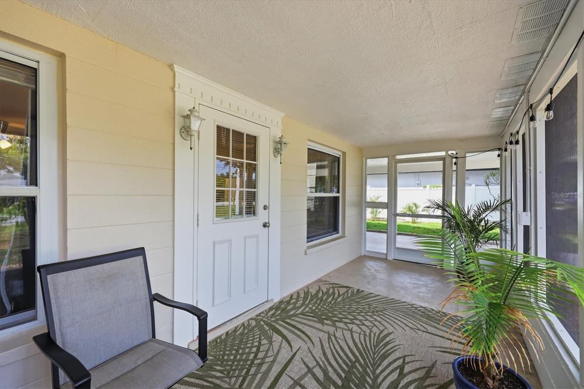 630 SEMINOLE DRIVE — photo 7 of 40