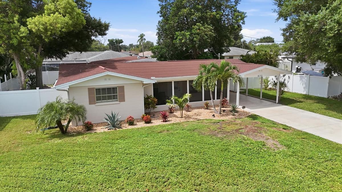 630 SEMINOLE DRIVE — photo 3 of 40