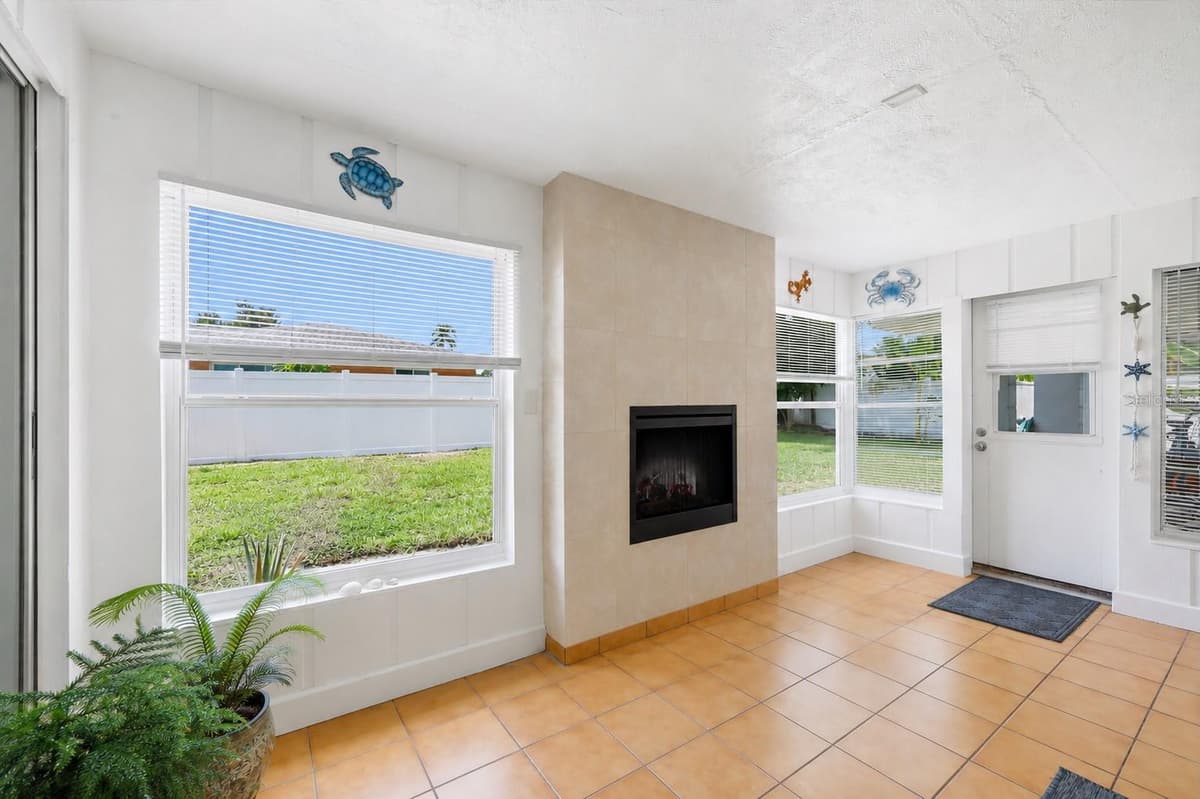 630 SEMINOLE DRIVE — photo 27 of 40