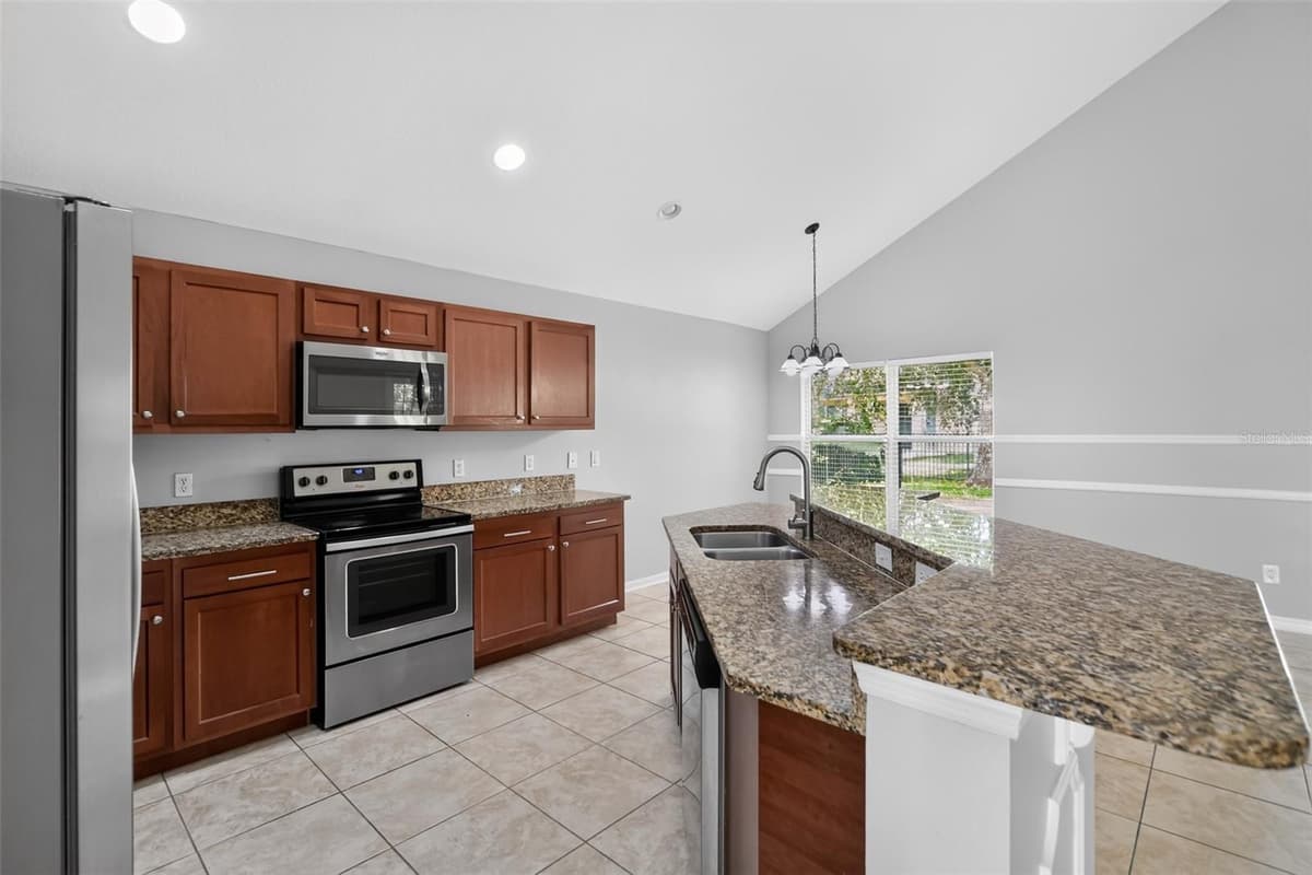 3519 MCCORMICK WOODS DRIVE — photo 8 of 30