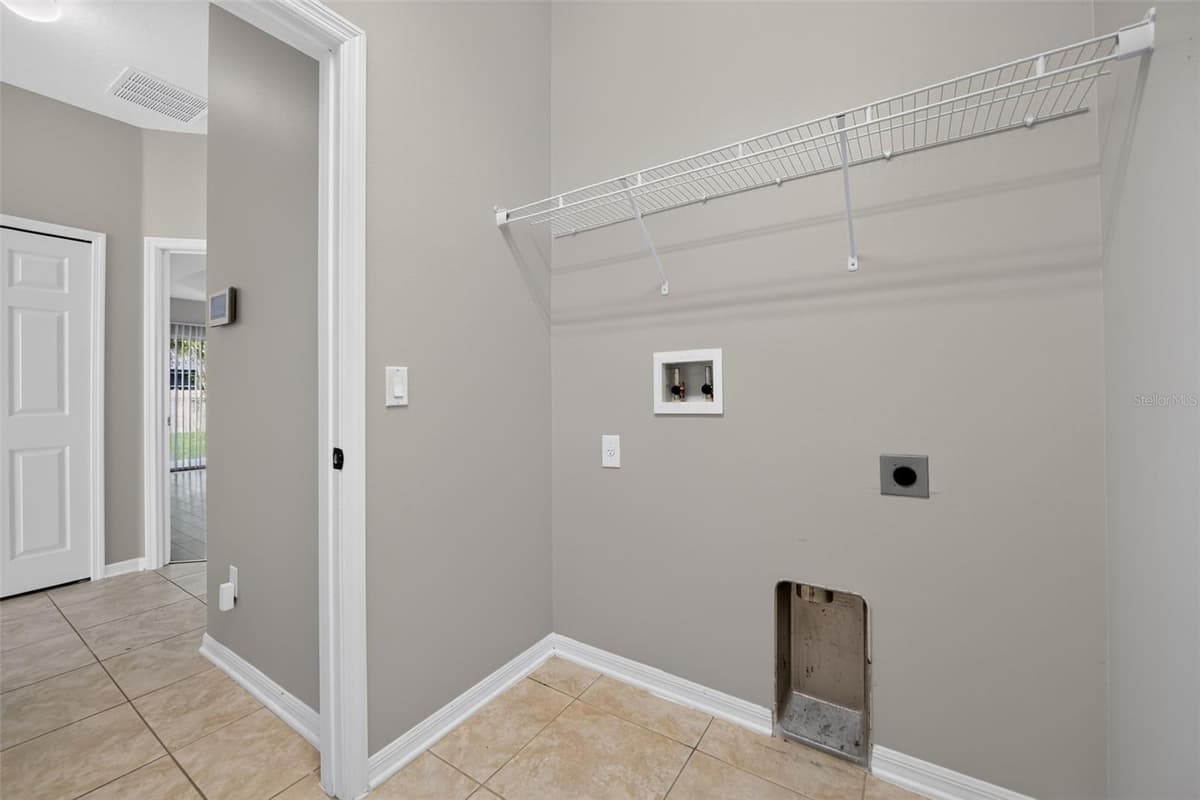 3519 MCCORMICK WOODS DRIVE — photo 27 of 30