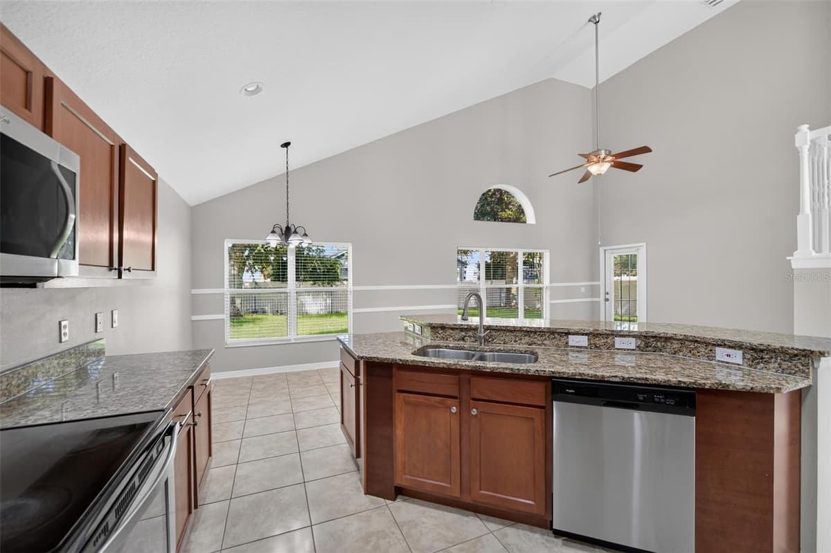 3519 MCCORMICK WOODS DRIVE — photo 10 of 30