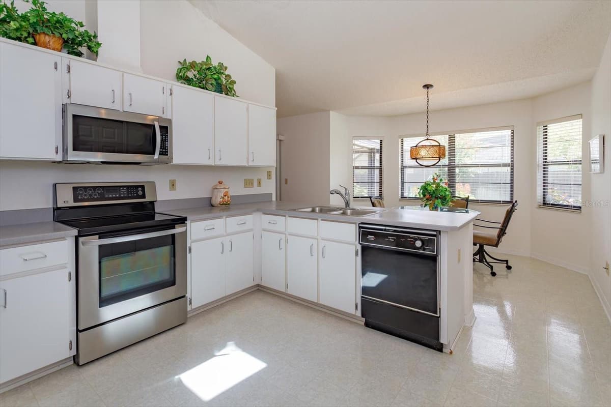 1134 SEAFARER LANE — photo 9 of 27