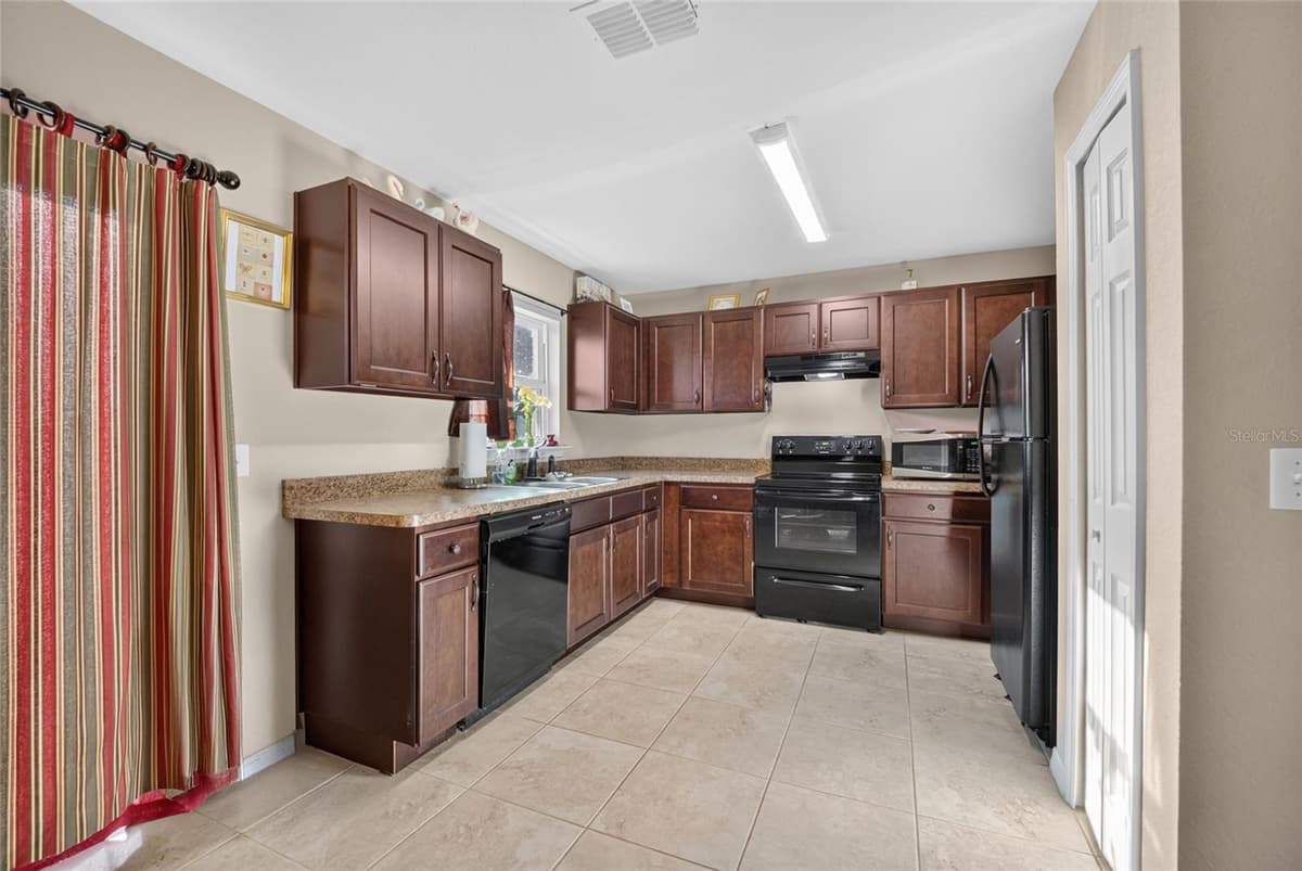 13881 33RD TERRACE — photo 7 of 19