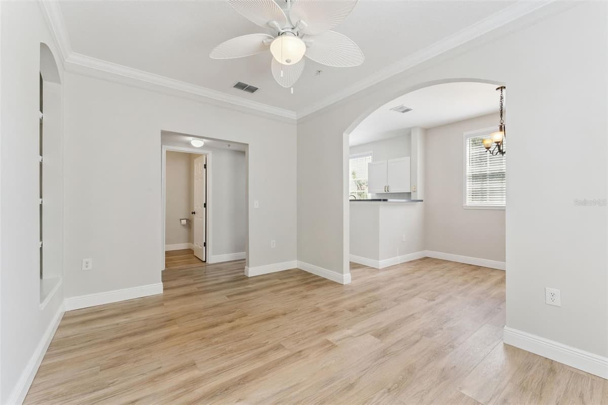 310 GRAND MAGNOLIA AVENUE — photo 9 of 53