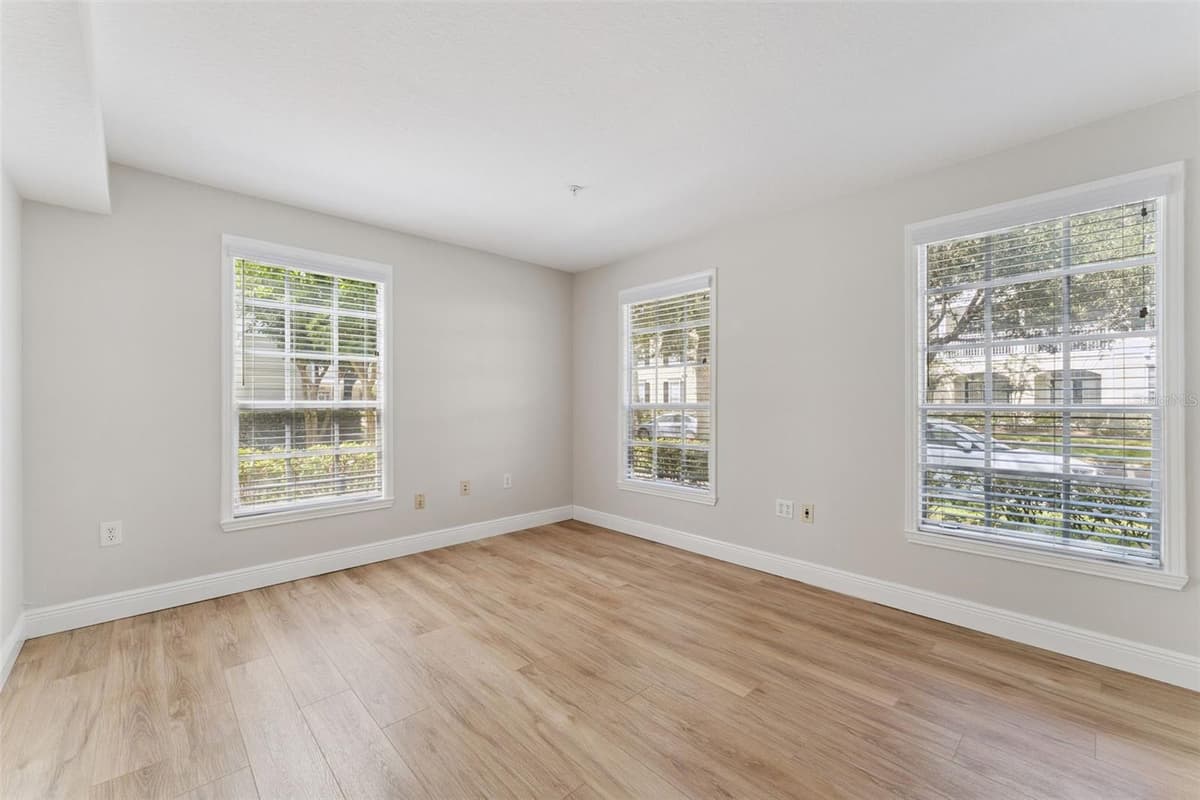 310 GRAND MAGNOLIA AVENUE — photo 22 of 53