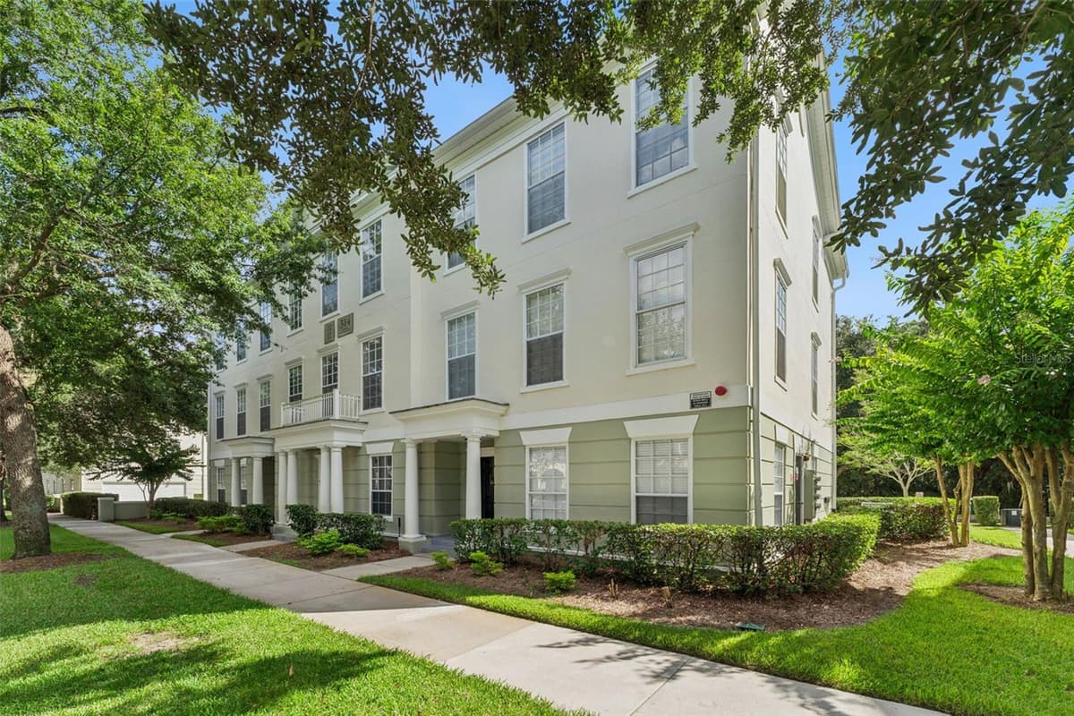 310 GRAND MAGNOLIA AVENUE — photo 4 of 53