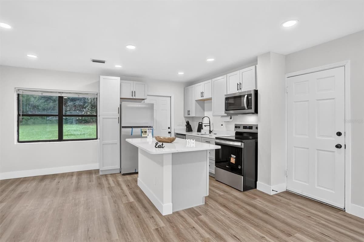 3402 LEWIS COURT — photo 10 of 29