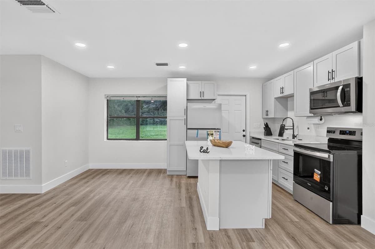 3402 LEWIS COURT — photo 11 of 29