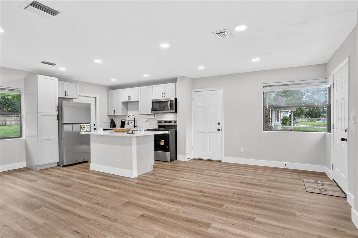 3402 LEWIS COURT — photo 9 of 29