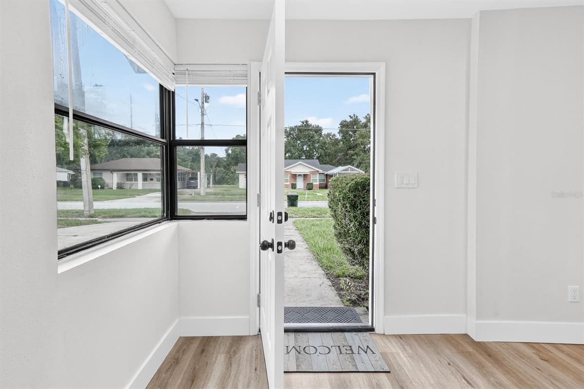 3402 LEWIS COURT — photo 6 of 29
