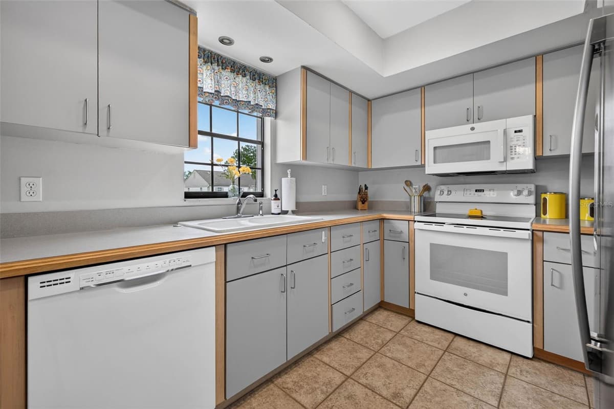 2490 HERON TERRACE — photo 6 of 28