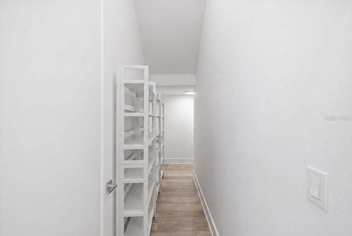 2701 POPLAR AVENUE — photo 34 of 65