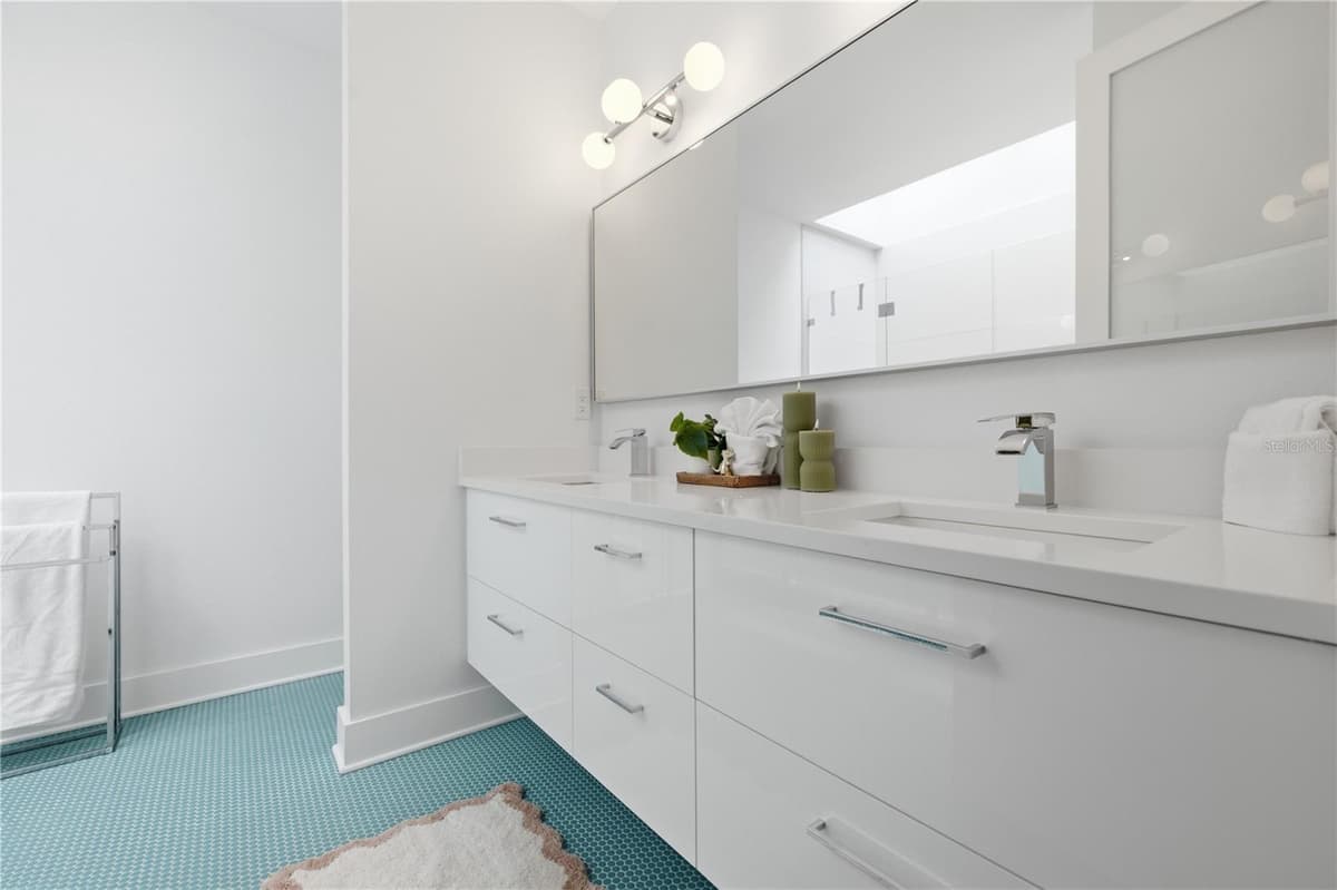 2701 POPLAR AVENUE — photo 27 of 65