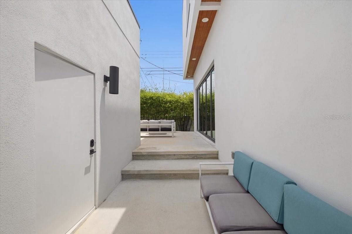 2701 POPLAR AVENUE — photo 59 of 65