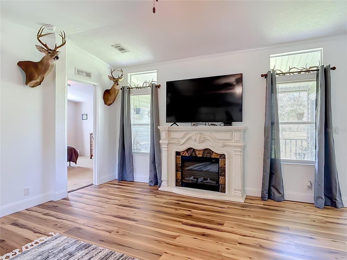 31120 LAKE HOLLY ROAD — photo 8 of 64