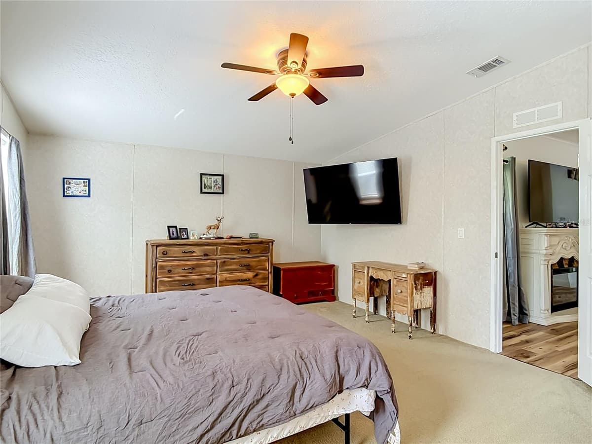 31120 LAKE HOLLY ROAD — photo 20 of 64
