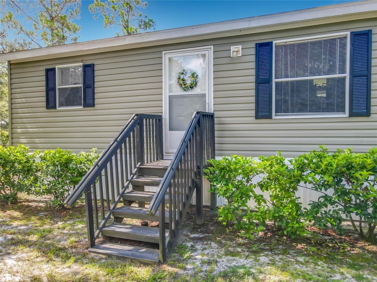 31120 LAKE HOLLY ROAD — photo 3 of 64