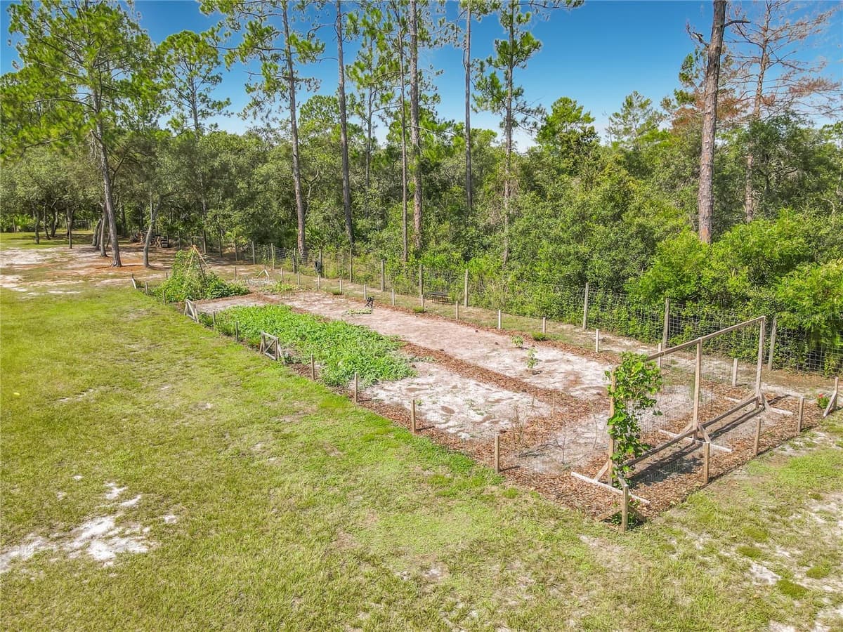 31120 LAKE HOLLY ROAD — photo 44 of 64