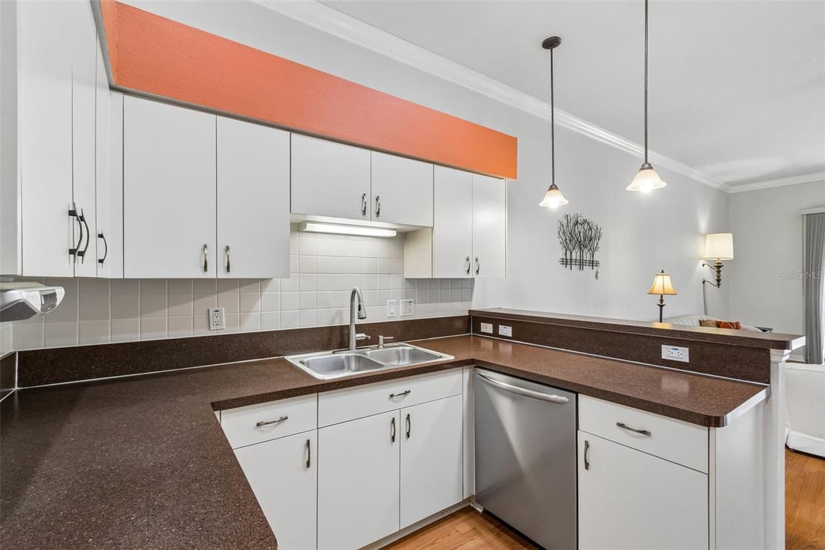 12154 PUTTER GREEN COURT — photo 19 of 74