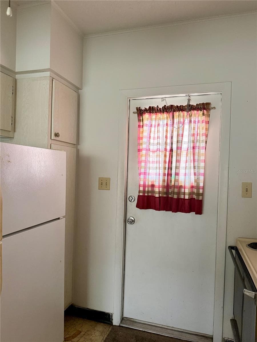5505 HERNANDES DRIVE — photo 13 of 29