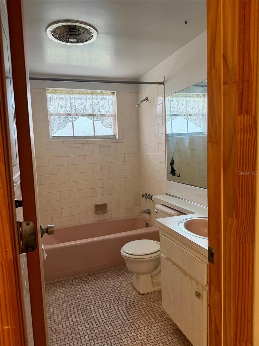 5505 HERNANDES DRIVE — photo 16 of 29