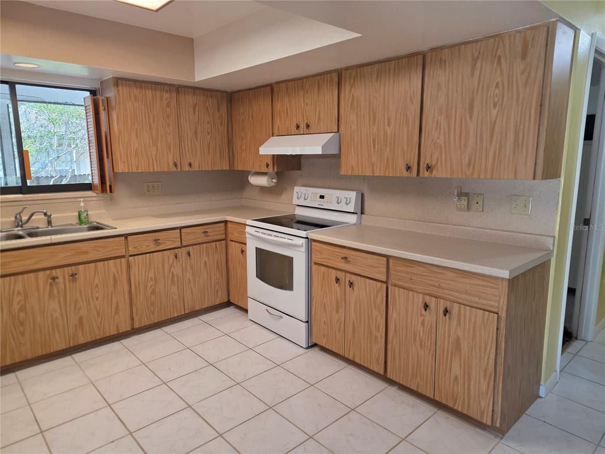 4841 SUNDAY COURT — photo 4 of 22