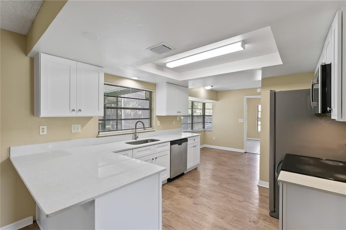 1504 PEREZ — photo 9 of 26