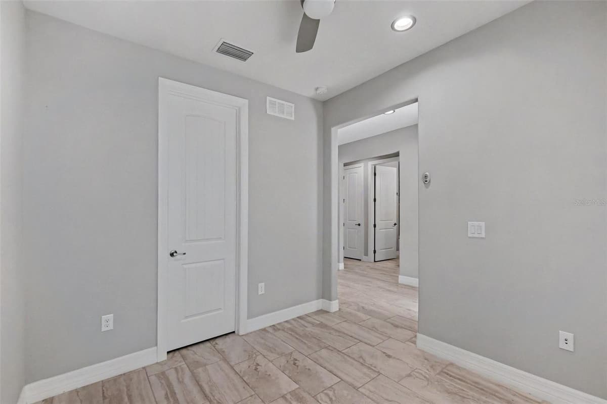 11610 DUBLIN GRAFTON DRIVE — photo 18 of 30