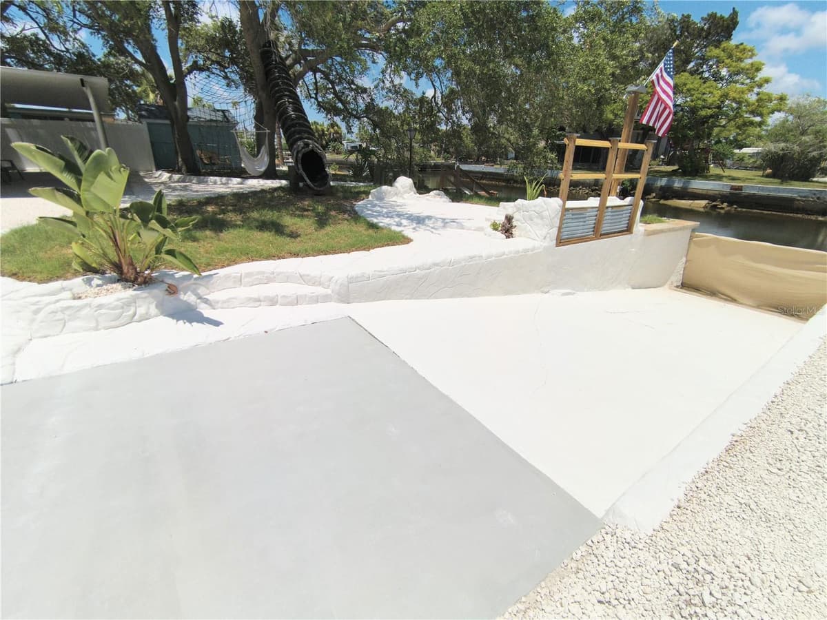 13400 CAROL DRIVE — photo 10 of 48
