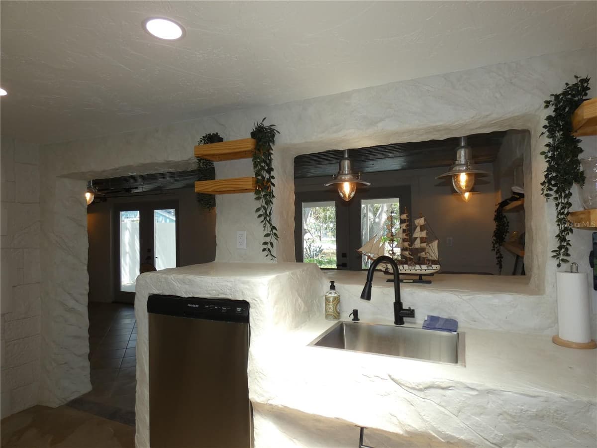 13400 CAROL DRIVE — photo 34 of 48