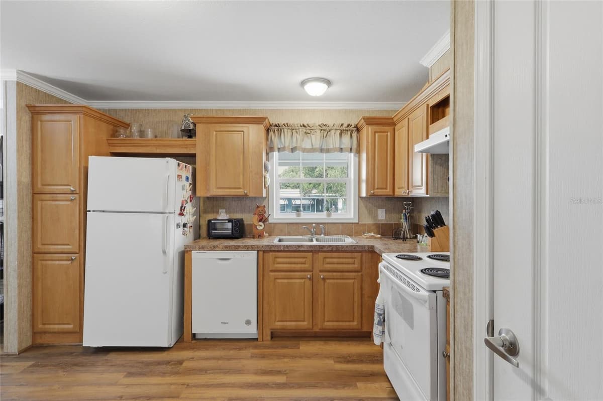 38745 NEW JERSEY AVENUE — photo 9 of 22