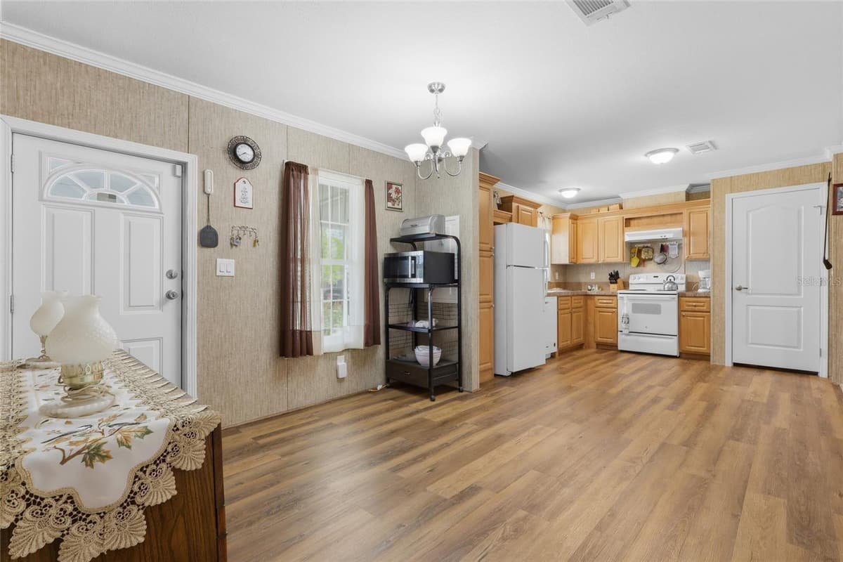 38745 NEW JERSEY AVENUE — photo 8 of 22