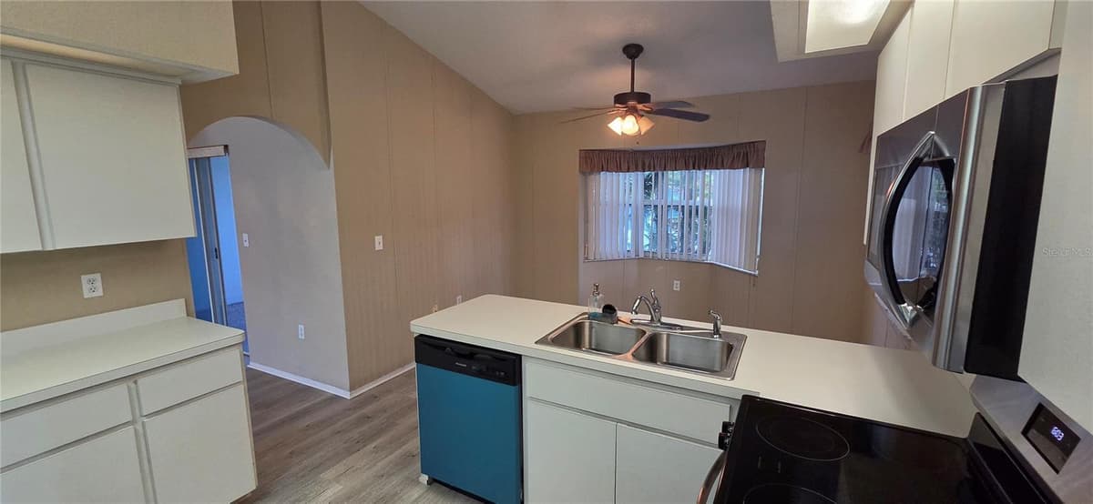 4224 AVANTI CIRCLE — photo 6 of 26